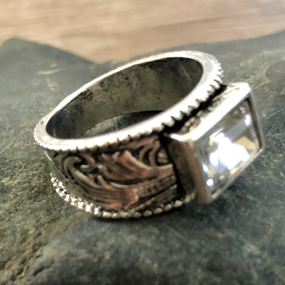 Ring - Picture 2 of 3